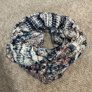 Maurices Scarf